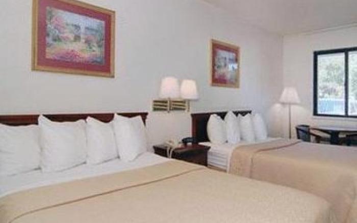 Rodeway Inn At Fort Lee