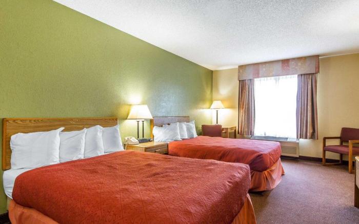 AmericInn by Wyndham Reedsburg