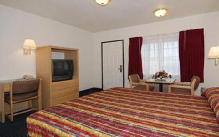 Rodeway Inn Beaumont 1-10