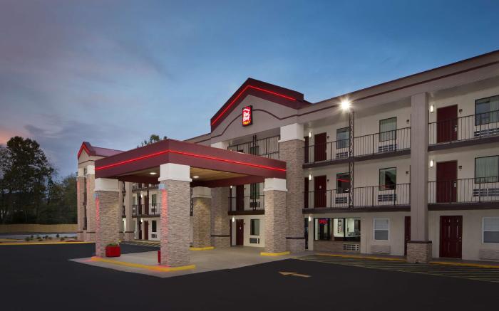 Red Roof PLUS+ Birmingham East - Irondale/ Airport