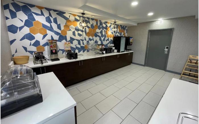 La Quinta Inn & Suites by Wyndham Fayetteville I-95