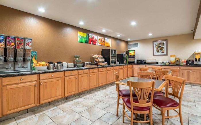 Quality Inn Newton at I-80