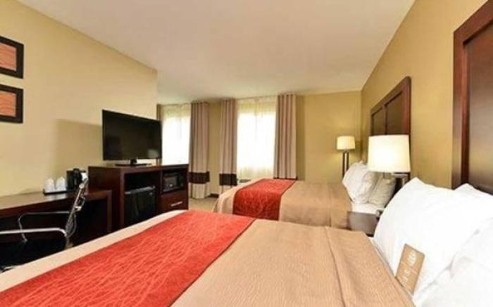 Days Inn & Suites by Wyndham Manheim Lebanon