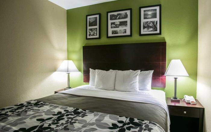 Sleep Inn & Suites Near Downtown North