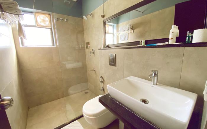 AURA Corporate Suites