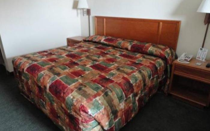 Travelers Inn & Suites