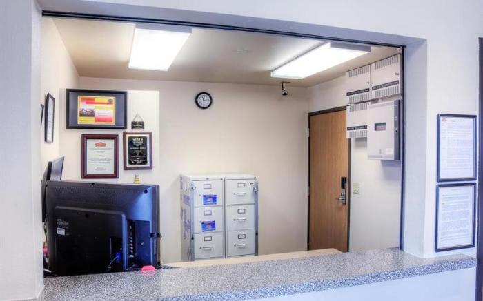 WoodSpring Suites Topeka