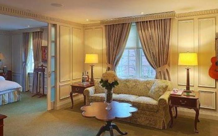 Windsor Arms Hotel