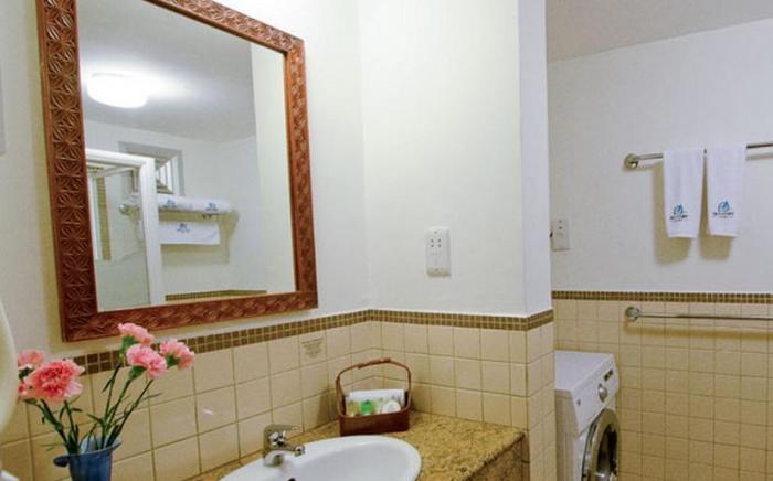 Sea Cliff Court Hotel and Luxury Apartments