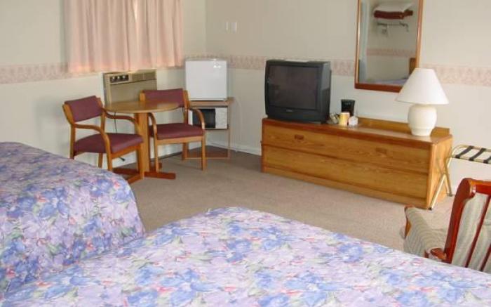 A Holiday Motel - Maggie Valley