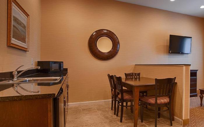 Best Western Plus Vineyard Inn & Suites