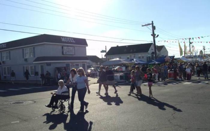 Buoy 16 Motel by the Beach