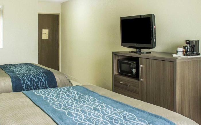Comfort Inn Dunn near I-95