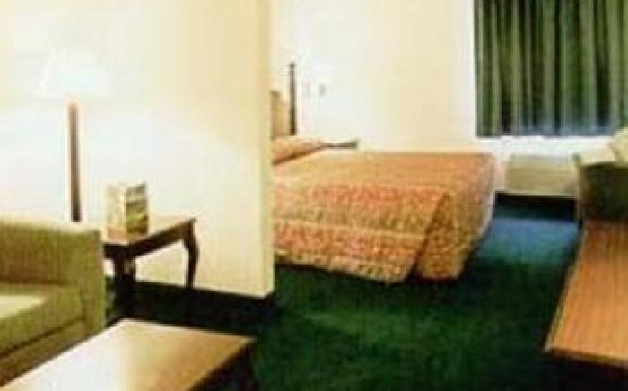 Quality Inn & Suites Mendota near I-39