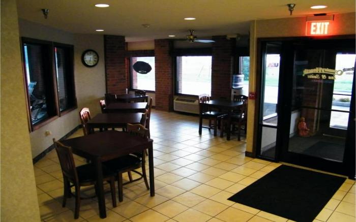 Capital O Amerihost Inn and Suites Mexico Hwy 54 MO