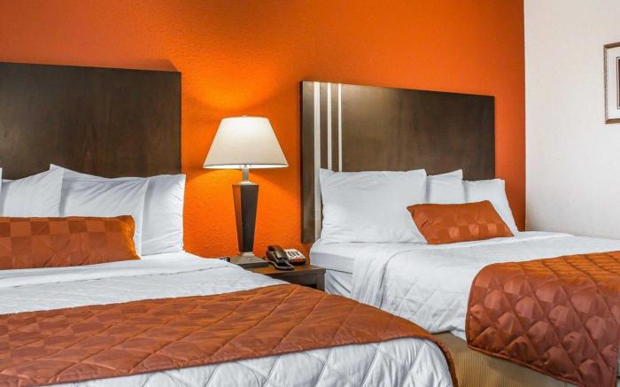 Rodeway Inn & Suites near Okoboji Lake