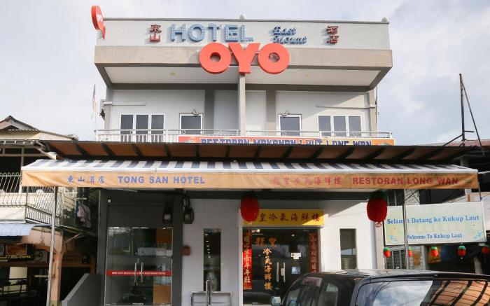 OYO 89915 EAST MOUNT HOTEL