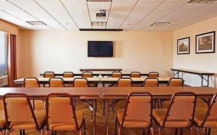 Holiday Inn Express Hotel & Suites Byram By IHG