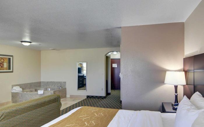 Comfort Suites