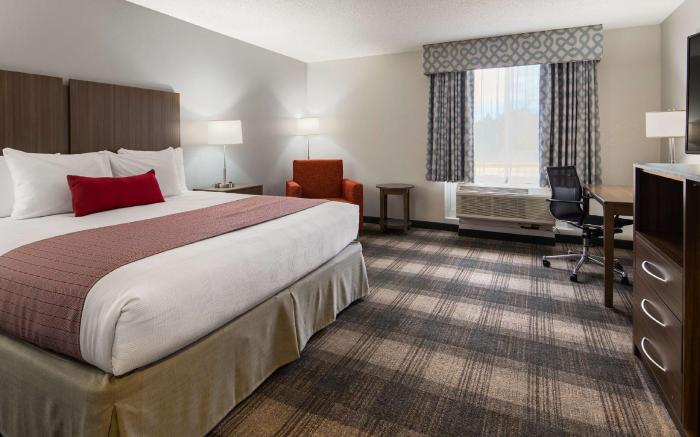 Best Western Plus Philadelphia-Choctaw Hotel and Suites