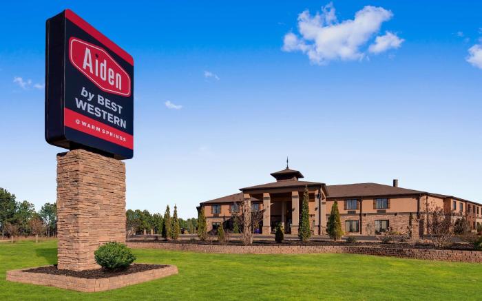 Aiden by Best Western Warm Springs Hotel and Event Center