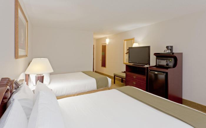 Holiday Inn Express Lordstown Newton Falls Warren By IHG