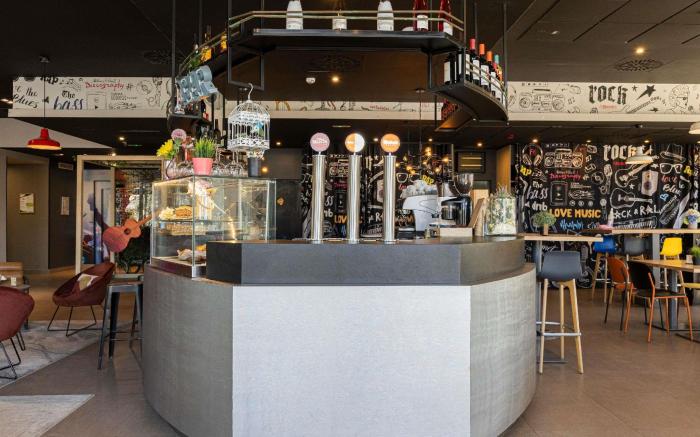 ibis Valencia Bonaire Airport Hotel