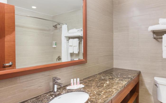 Ramada by Wyndham Flushing Queens