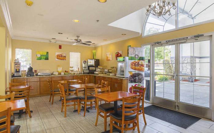 Quality Inn Fresno Yosemite Airport