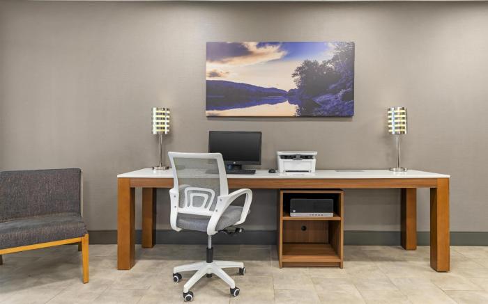 Best Western Plus Isanti