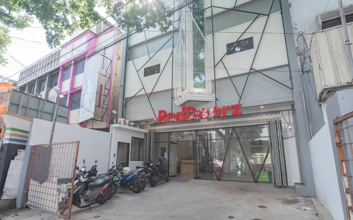 RedDoorz Plus @ Karapitan Street