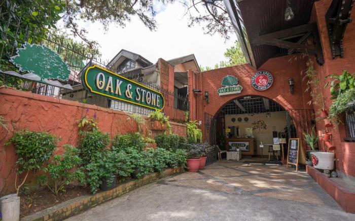Oak and Stone Bed and Breakfast