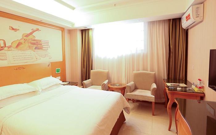 Vienna Hotel Huizhou Danshui Baiyun Road