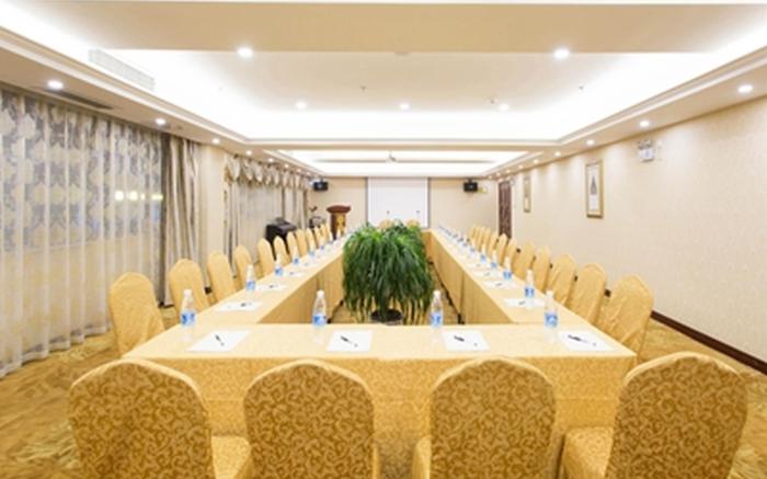Vienna Hotel Yangzhou Outlets Plaza He Garden