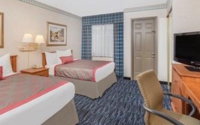 Ramada by Wyndham Kent Seattle Area