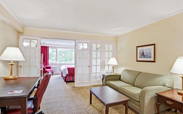Ramada by Wyndham Seekonk Providence Area