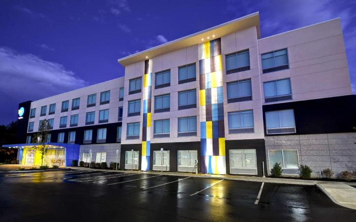 Tru by Hilton Concord