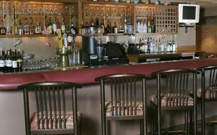 Altland House Inn & Suites