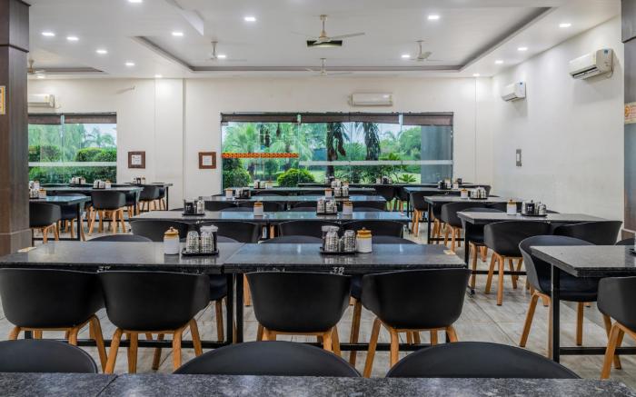 HOTEL HIGHWAY KING BEHROR