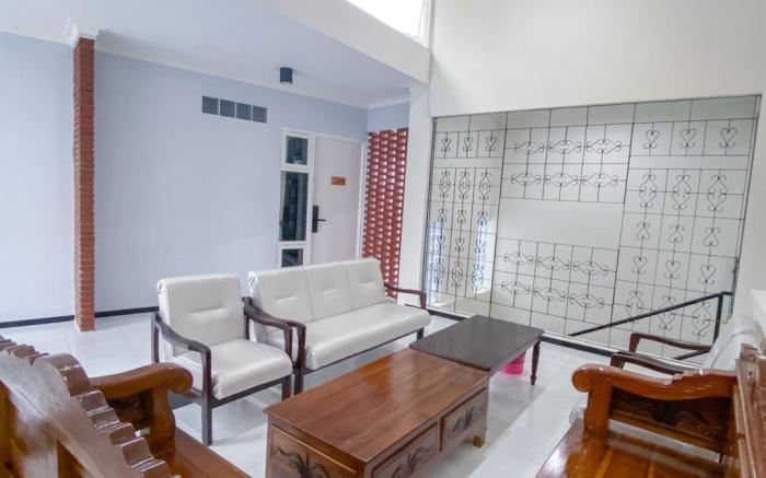 RedDoorz Syariah @ Mitra Guest House.