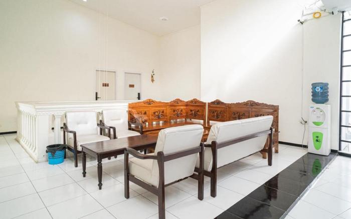 RedDoorz Syariah @ Mitra Guest House.