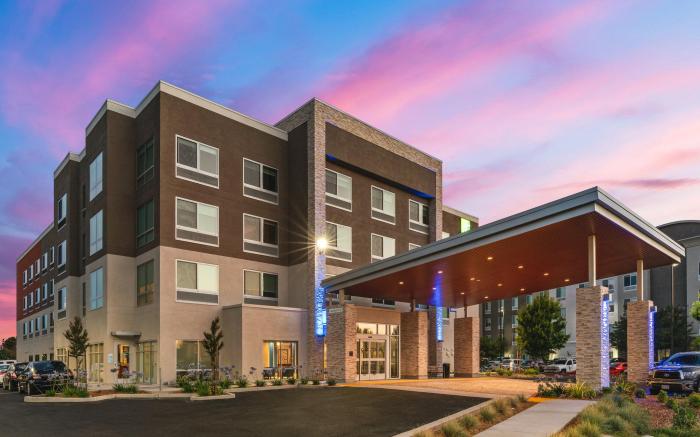 Holiday Inn Express And Suites Suisun City Napa Valley Area By IHG