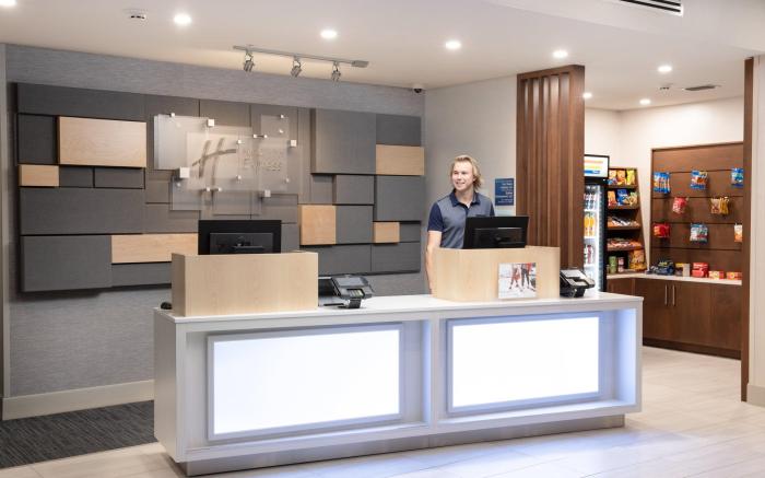 Holiday Inn Express & Suites Ft Myers Beach-Sanibel Gateway By IHG
