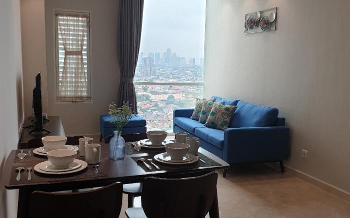 Cozy and Clean AkR Galerry west Residence