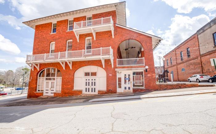 The Belmont Inn by OYO