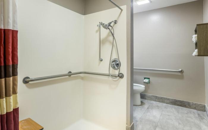 Red Roof PLUS+ & Suites Savannah – I-95