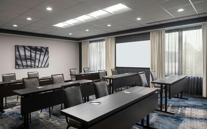 Fairfield by Marriott Inn & Suites Cleveland Tiedeman Road