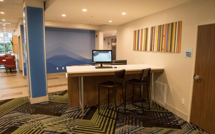 Holiday Inn Express & Suites Dayton North - Vandalia By IHG