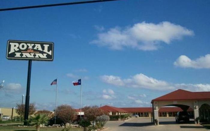 Royal Inn Pearsall