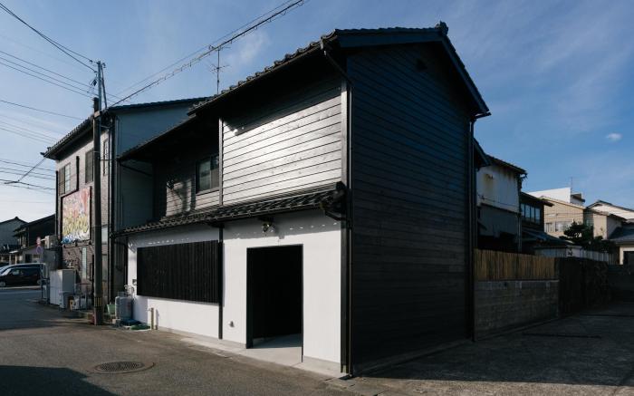 B and B MIKAWA Info Centre - Kanazawa Fish Harbour